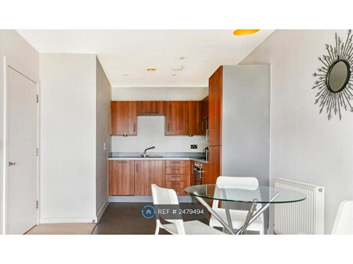 1 Bedroom Flat To Rent In Peebles Court, Croydon, CR0