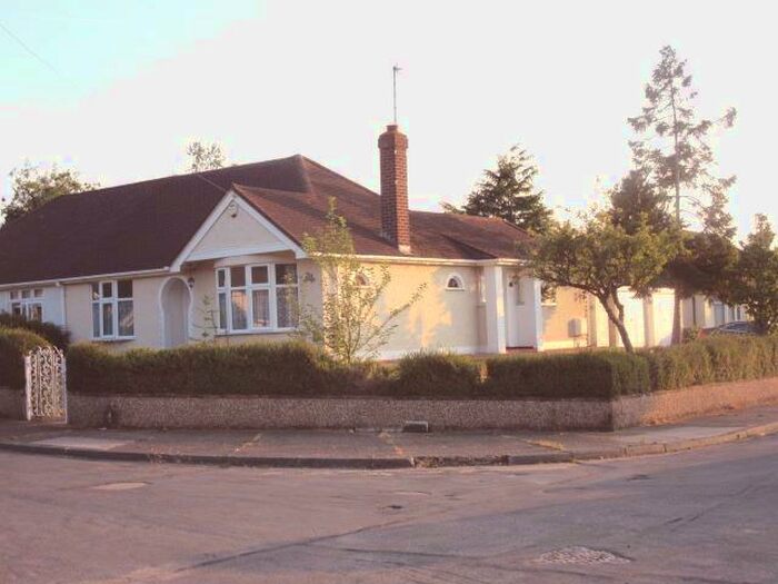 3 Bedroom Bungalow To Rent In Hadleigh, Essex, SS7
