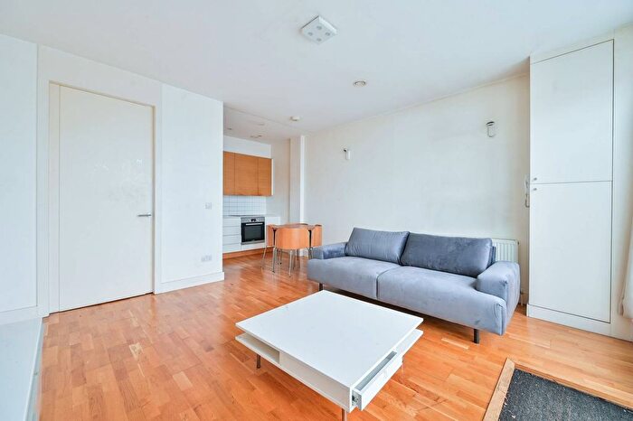 1 Bedroom Flat To Rent In Old Kent Road, Bermondsey, London, SE1