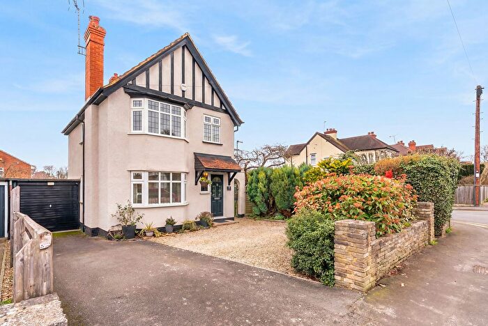 4 Bedroom Detached House For Sale In Pinkneys Road, Maidenhead, SL6