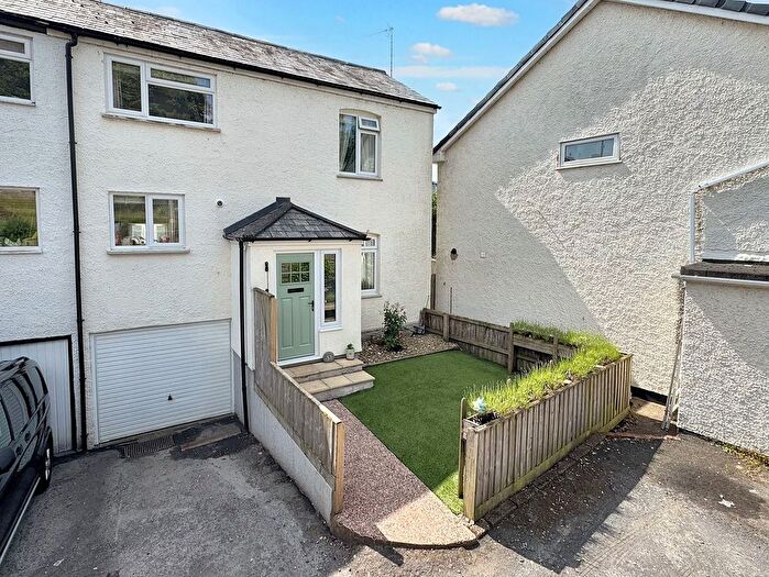 3 Bedroom Semi-Detached House For Sale In Chapel Street, Tiverton, EX16