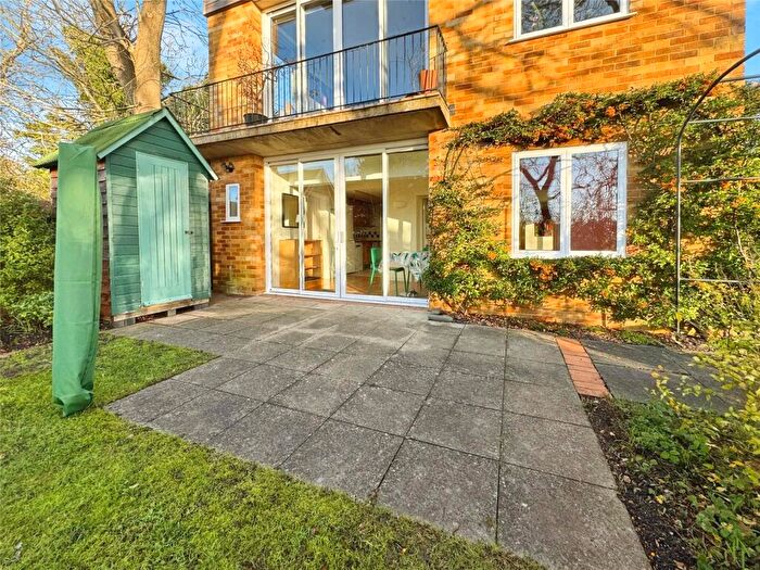 1 Bedroom Apartment To Rent In Ridge Hall Close, Caversham, Reading, Berkshire, RG4