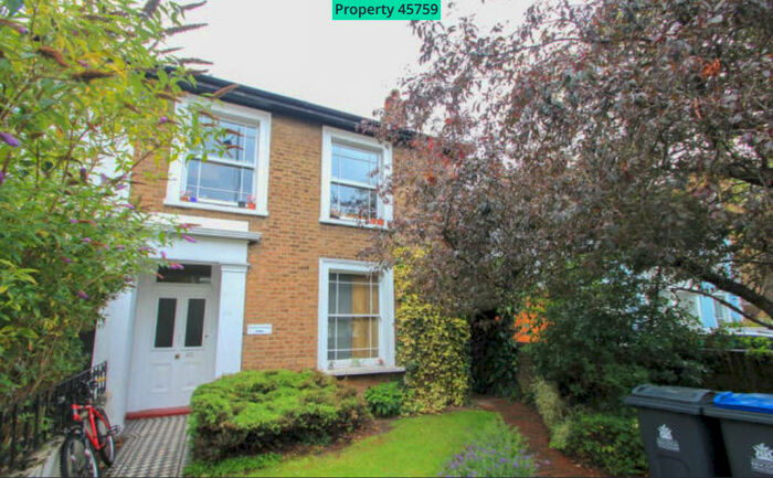 Ground Flat To Rent In Richmond Road, Kingston Upon Thames, KT2