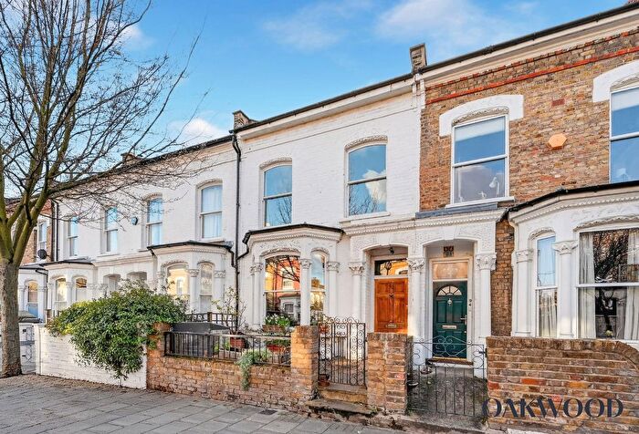 4 Bedroom Terraced House For Sale In Dynevor Road, London, N16