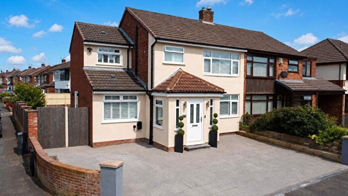 4 Bedroom Semi-Detached House For Sale In Renwick Avenue, Rainhill, Prescot, L35