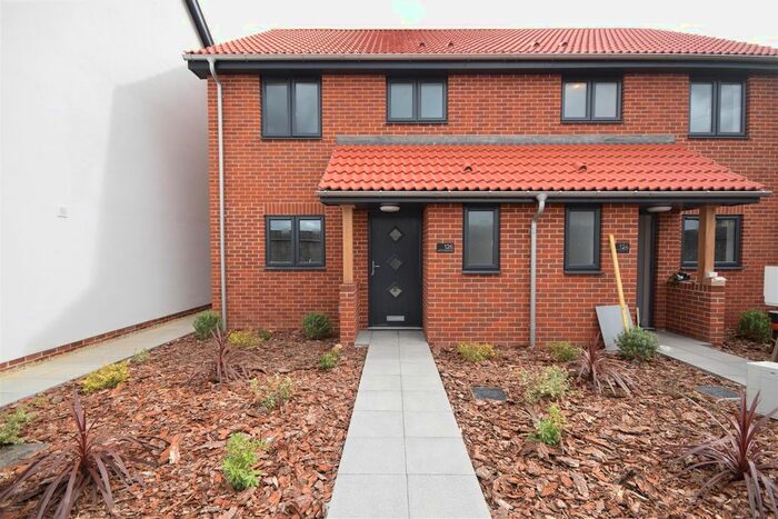 3 Bedroom Semi-Detached House To Rent In North Walsham Road, Sprowston, Norwich, NR6