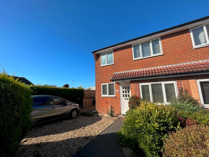 3 Bedroom Semi-Detached House To Rent In Andover Close, Christchurch, BH23