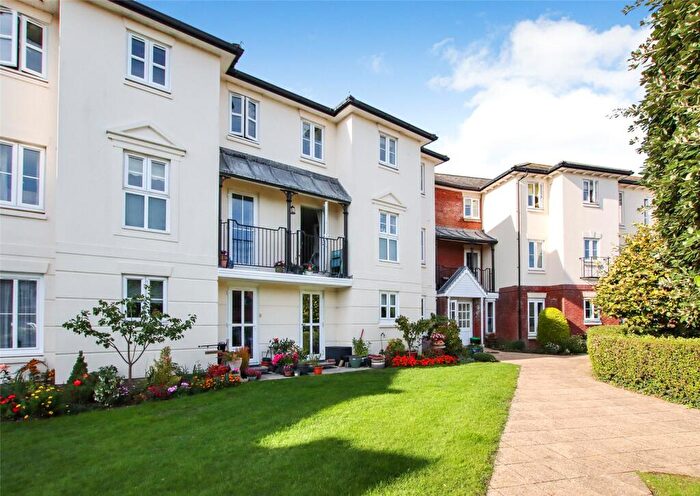 2 Bedroom Apartment For Sale In Anchorage Way, Lymington, Hampshire, SO41