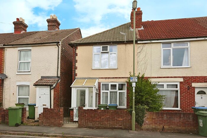 2 Bedroom End Of Terrace House For Sale In Gordon Road, Fareham, PO16