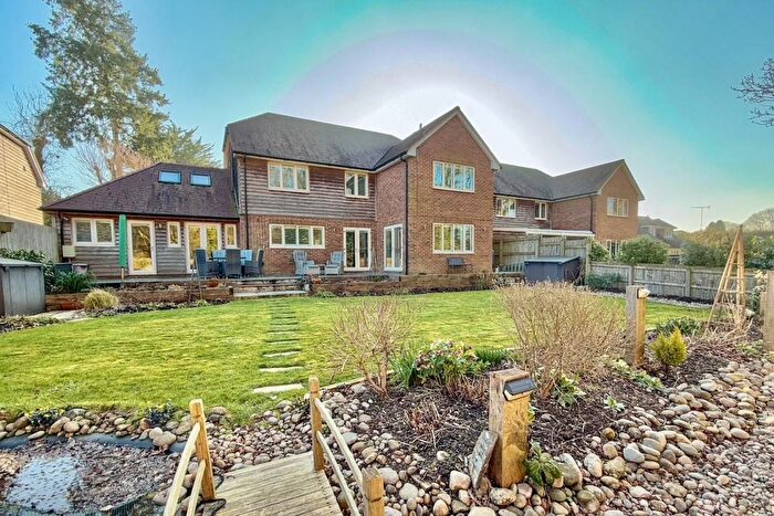 4 Bedroom Detached House For Sale In Main Road, Sandleheath Fordingbridge, Hampshire, SP6