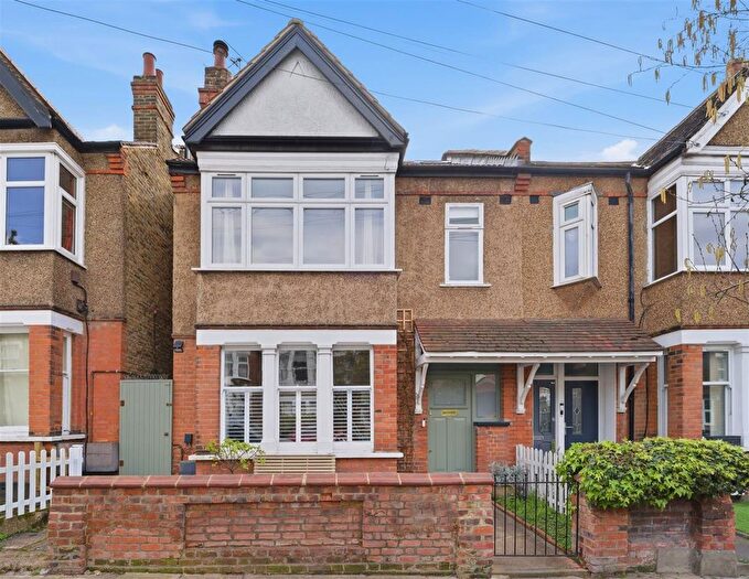 5 Bedroom Semi Detached House For Sale In Cowper Road, London, W7