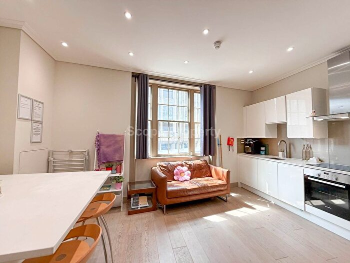 2 Bedroom Flat To Rent In High Street, Reading, RG1