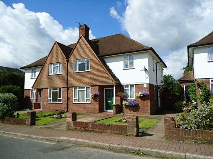 2 Bedroom Maisonette To Rent In Woodridings Close, Hatch End, Pinner, HA5