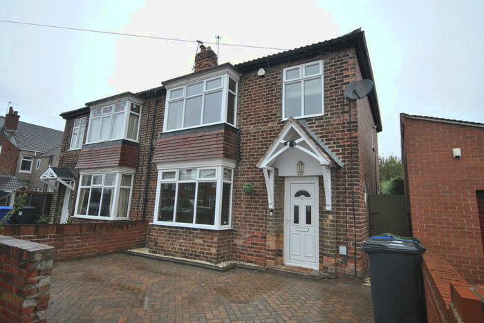 3 Bedroom Semi-Detached House To Rent In Hampton Road, Town Moor, Doncaster, DN2