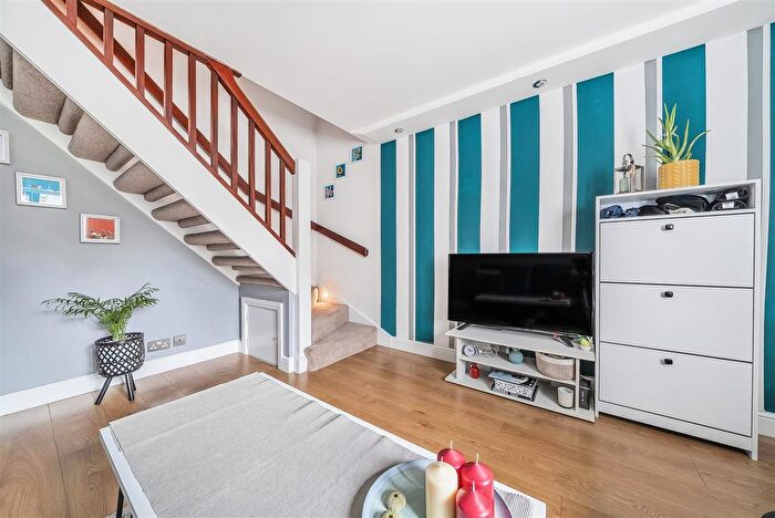 2 Bedroom Semi-Detached House For Sale In Merryfield, Chineham, Basingstoke, RG24