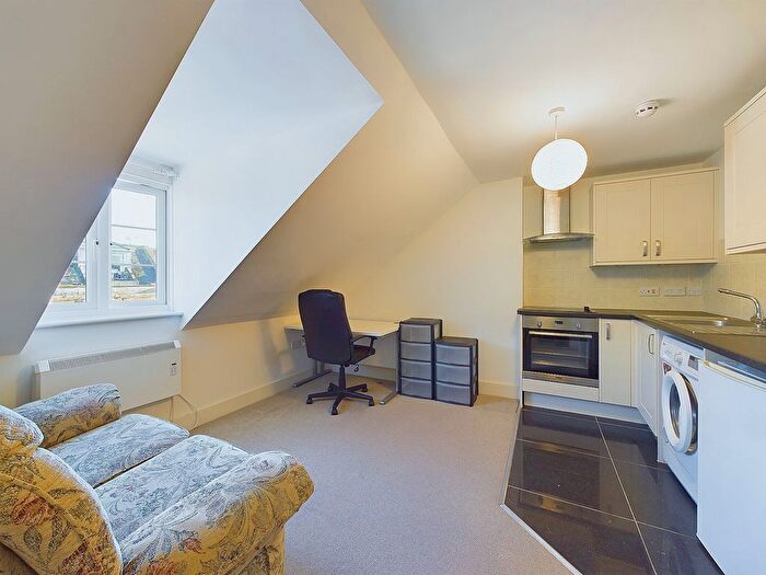 1 Bedroom Flat To Rent In Chapel Road, Worthing, BN11