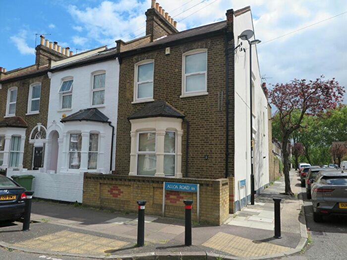 5 Bedroom End Of Terrace House To Rent In Alloa Road, London, SE8