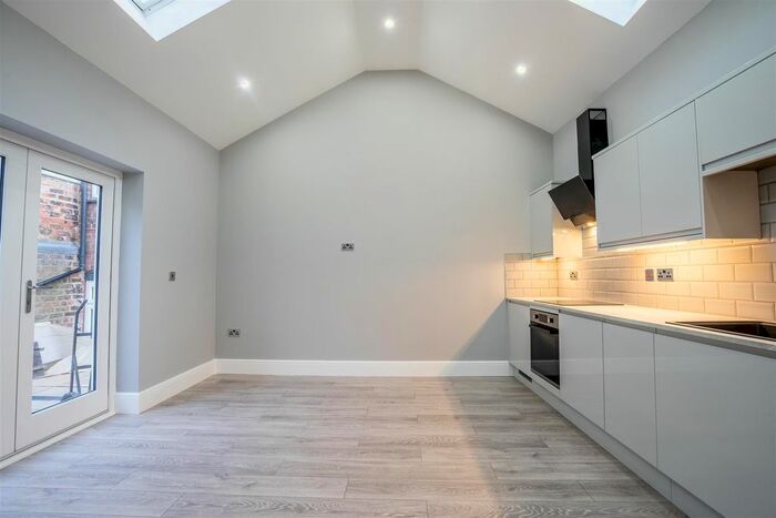 1 Bedroom Flat To Rent In Apartment A, The Crescent, York, YO24