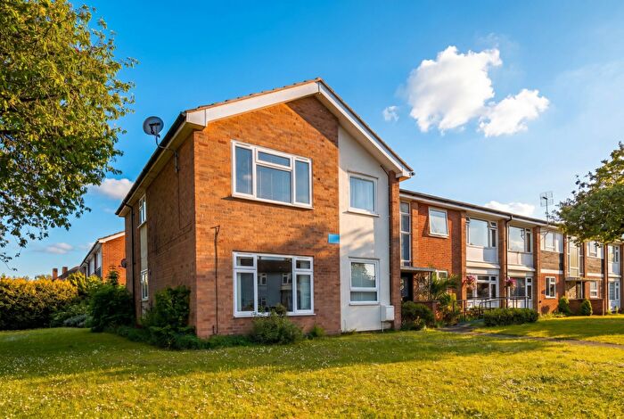 2 Bedroom Flat For Sale In Foredrove Lane, Solihull, B92