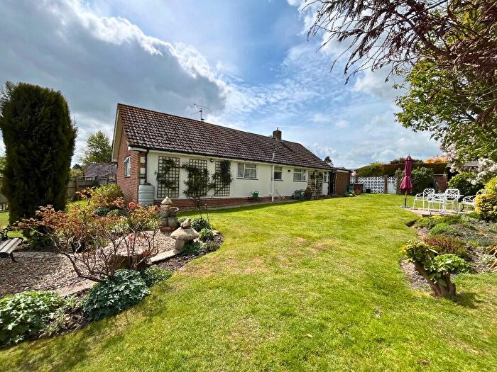 4 Bedroom Detached Bungalow For Sale In Well Meadow, Burbage, SN8