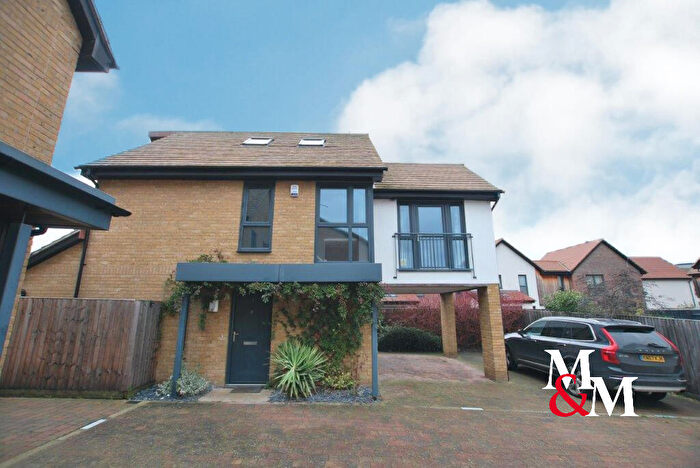 4 Bedroom Detached House To Rent In Aiken Grange, Oakgrove Village, MK10