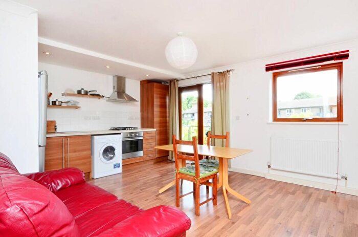 1 Bedroom Flat To Rent In Cazenove Road, Stoke Newington, London, N16