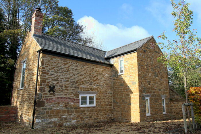2 Bedroom Detached House To Rent In The Smithy, Wardington, Oxon, OX17