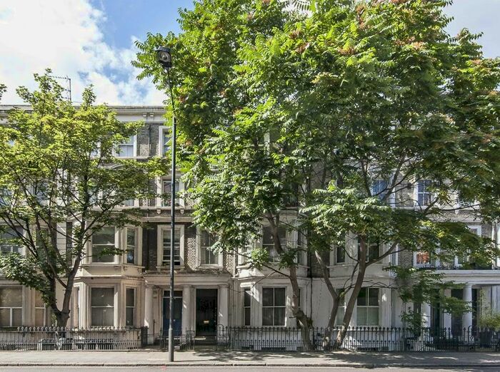 2 Bedroom Flat To Rent In Warwick Road, London, SW5