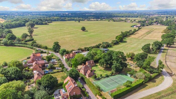4 Bedroom Detached House For Sale In Billingbear Lane, Binfield, Bracknell, Berkshire, RG42