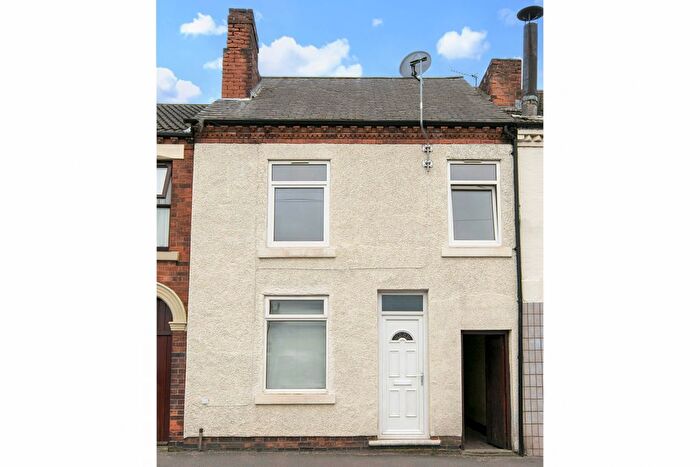3 Bedroom Terraced House To Rent In High Street, Somercotes, DE55