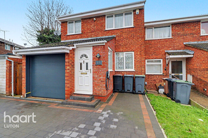 3 Bedroom Semi Detached House For Sale In Dunsmore Road, Luton, LU1