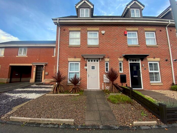 3 Bedroom Property To Rent In Holly Road, B65