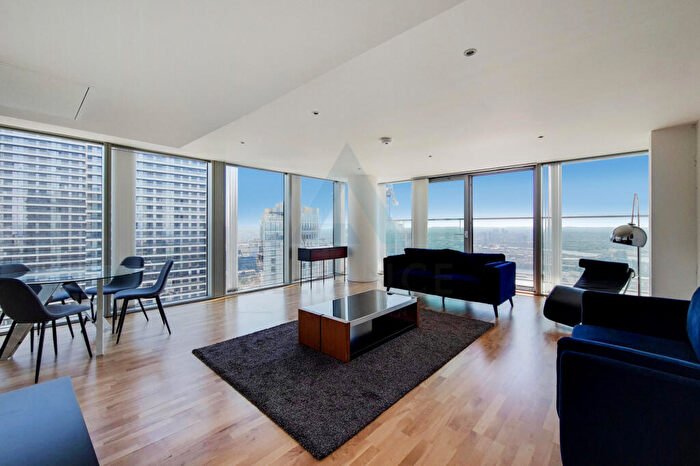 3 Bedroom Apartment For Sale In Landmark East Tower, Marsh Wall, Canary Wharf London, E14