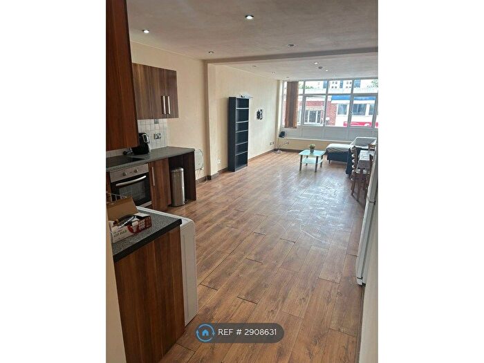 2 Bedroom Flat To Rent In Bissell Street, Birmingham, B5