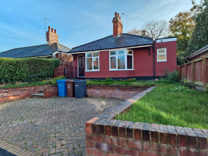 2 Bedroom Bungalow To Rent In Potterill Lane, Hull, Yorkshire, HU7