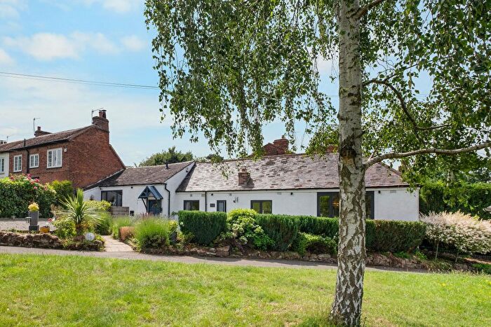 3 Bedroom Bungalow For Sale In The Old Stables, Penmanor, Finstall, Bromsgrove, B60