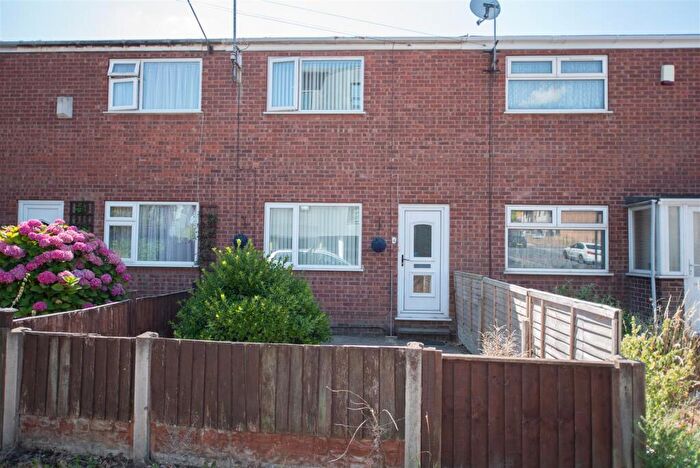 2 Bedroom Town House To Rent In Woodhouse Street, Nottingham, NG3