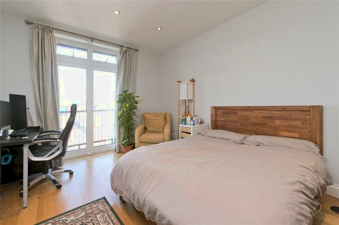 4 Bedroom Apartment To Rent In Camden Road, London, N7