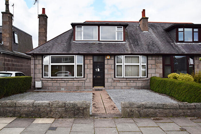 3 Bedroom Semi-Detached House For Sale In Camperdown Road, Midstocket, Aberdeen, AB15
