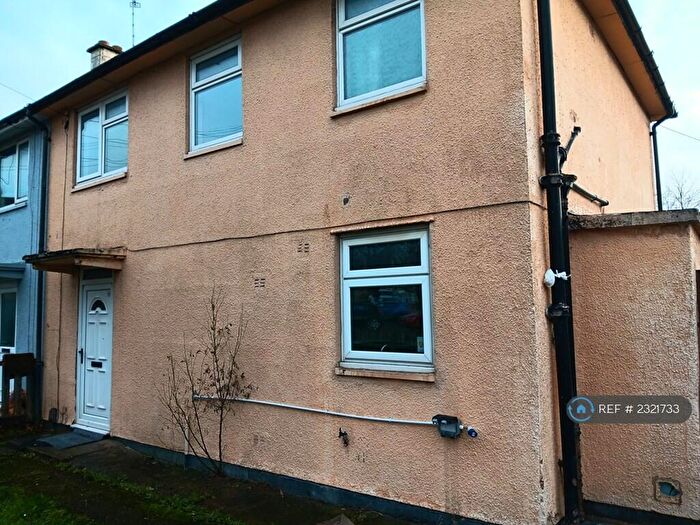 3 Bedroom Semi-Detached House To Rent In Halifax Drive, Leicester, LE4