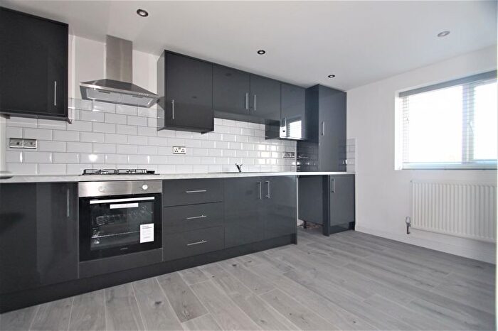 1 Bedroom Flat To Rent In Balmoral Road, Northampton, NN2