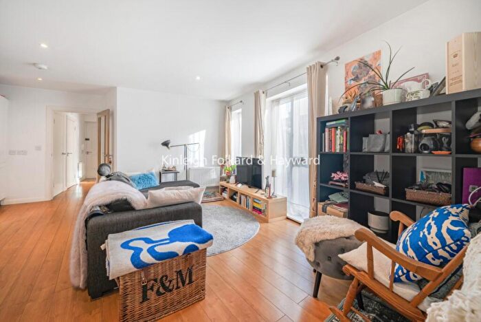 1 Bedroom Property To Rent In Furley Road, Peckham, London, SE15