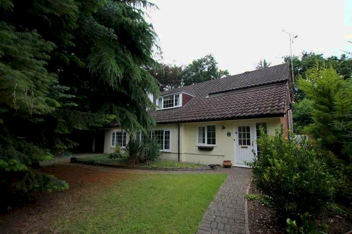 6 Bedroom Detached House To Rent In Pyrford, GU22