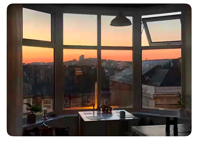 1 Bedroom Flat To Rent In Flat, - Aberdeen Walk, Scarborough, YO11