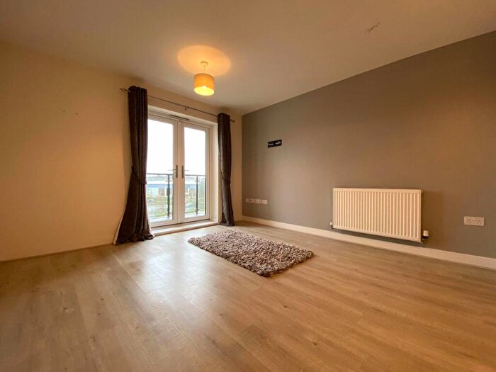 2 Bedroom Apartment To Rent In Fleming Place, Bracknell, Berkshire, RG12