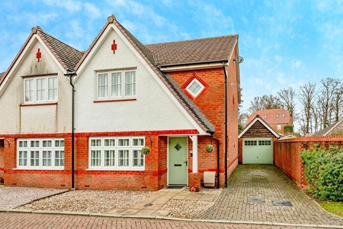 3 Bedroom Semi-Detached House For Sale In Whalebone Wood Road, Pease Pottage, Crawley, RH11
