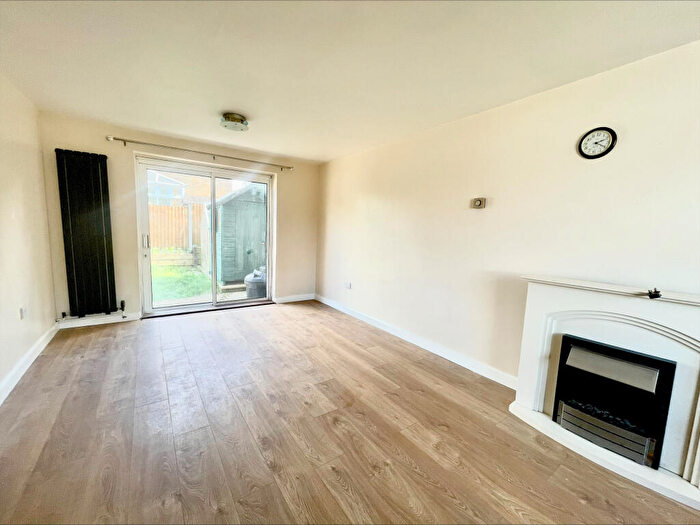 3 Bedroom House To Rent In Yellow Hundred Close, GL11