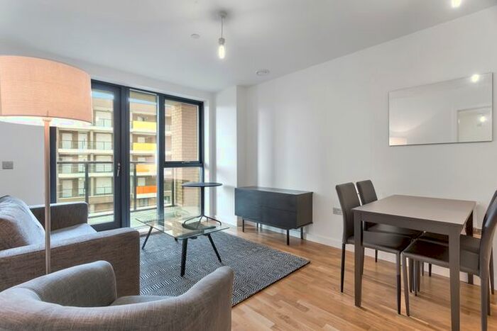 2 Bedroom Flat To Rent In Centenary Heights, Larkwood Avenue, Greenwich, London, SE10