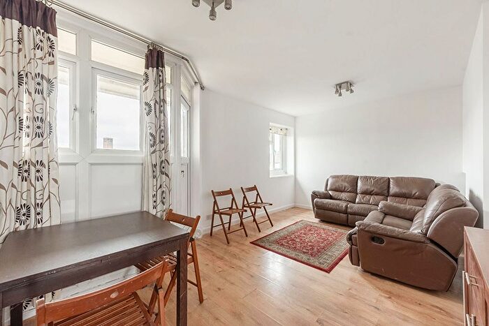 3 Bedroom Flat To Rent In Imperial Drive, Harrow, HA2