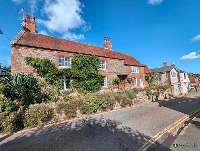 4 Bedroom Detached House For Sale In The Mall, Brading, PO36